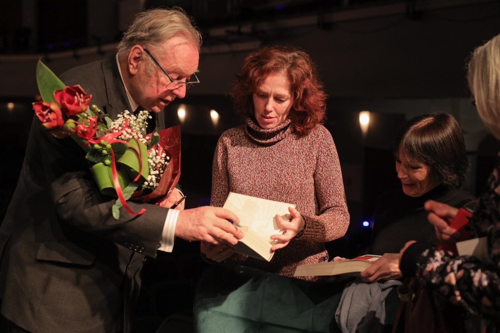 Zdjęcie w galerii na portalu naszraciborz.pl: Zanussi po raz kolejny w Raciborzu. Wokół książki Barbary Gruszki-Zych Moi ważni wiadomości z regionu