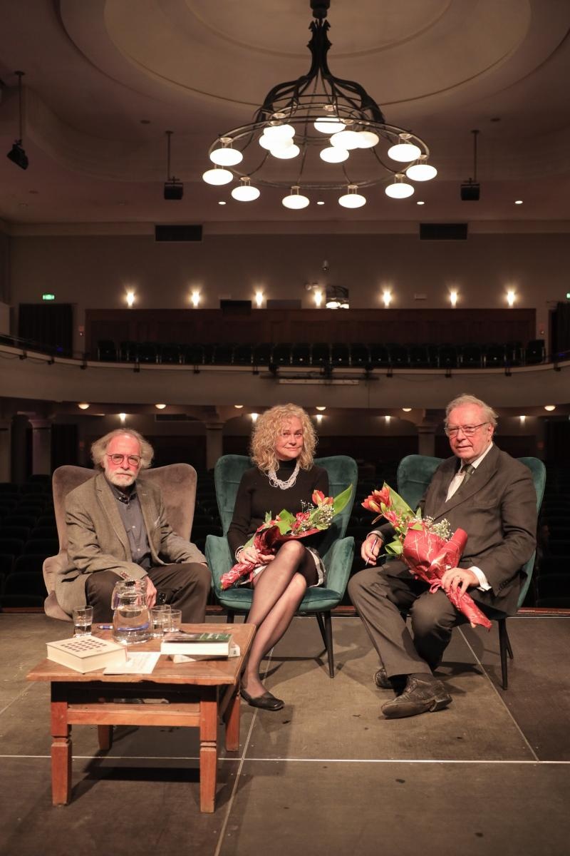 Zdjęcie w galerii na portalu naszraciborz.pl: Zanussi po raz kolejny w Raciborzu. Wokół książki Barbary Gruszki-Zych Moi ważni wiadomości z regionu