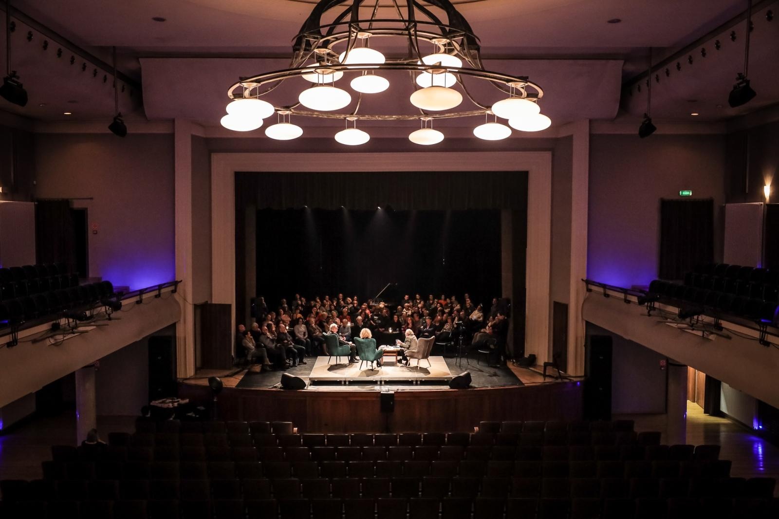 Zdjęcie w galerii na portalu naszraciborz.pl: Zanussi po raz kolejny w Raciborzu. Wokół książki Barbary Gruszki-Zych Moi ważni wiadomości z regionu