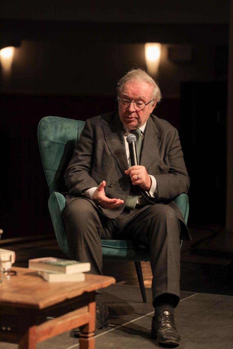 Zdjęcie w galerii na portalu naszraciborz.pl: Zanussi po raz kolejny w Raciborzu. Wokół książki Barbary Gruszki-Zych Moi ważni wiadomości z regionu