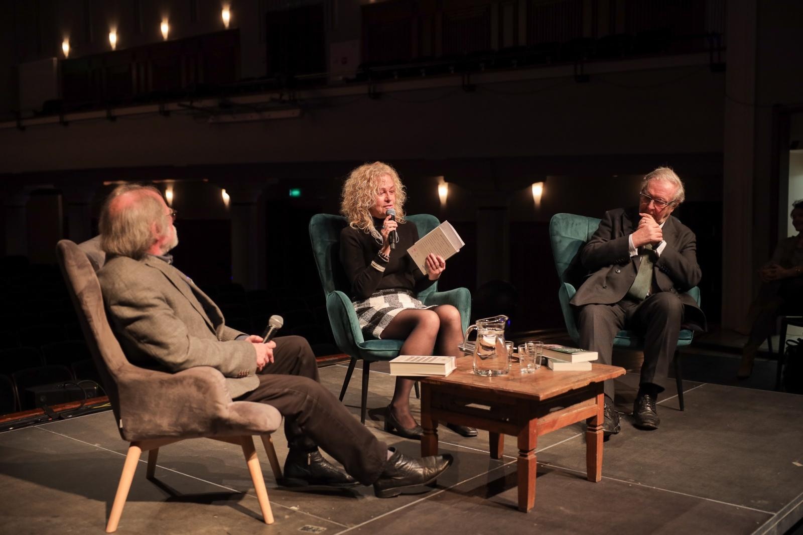 Zdjęcie w galerii na portalu naszraciborz.pl: Zanussi po raz kolejny w Raciborzu. Wokół książki Barbary Gruszki-Zych Moi ważni wiadomości z regionu