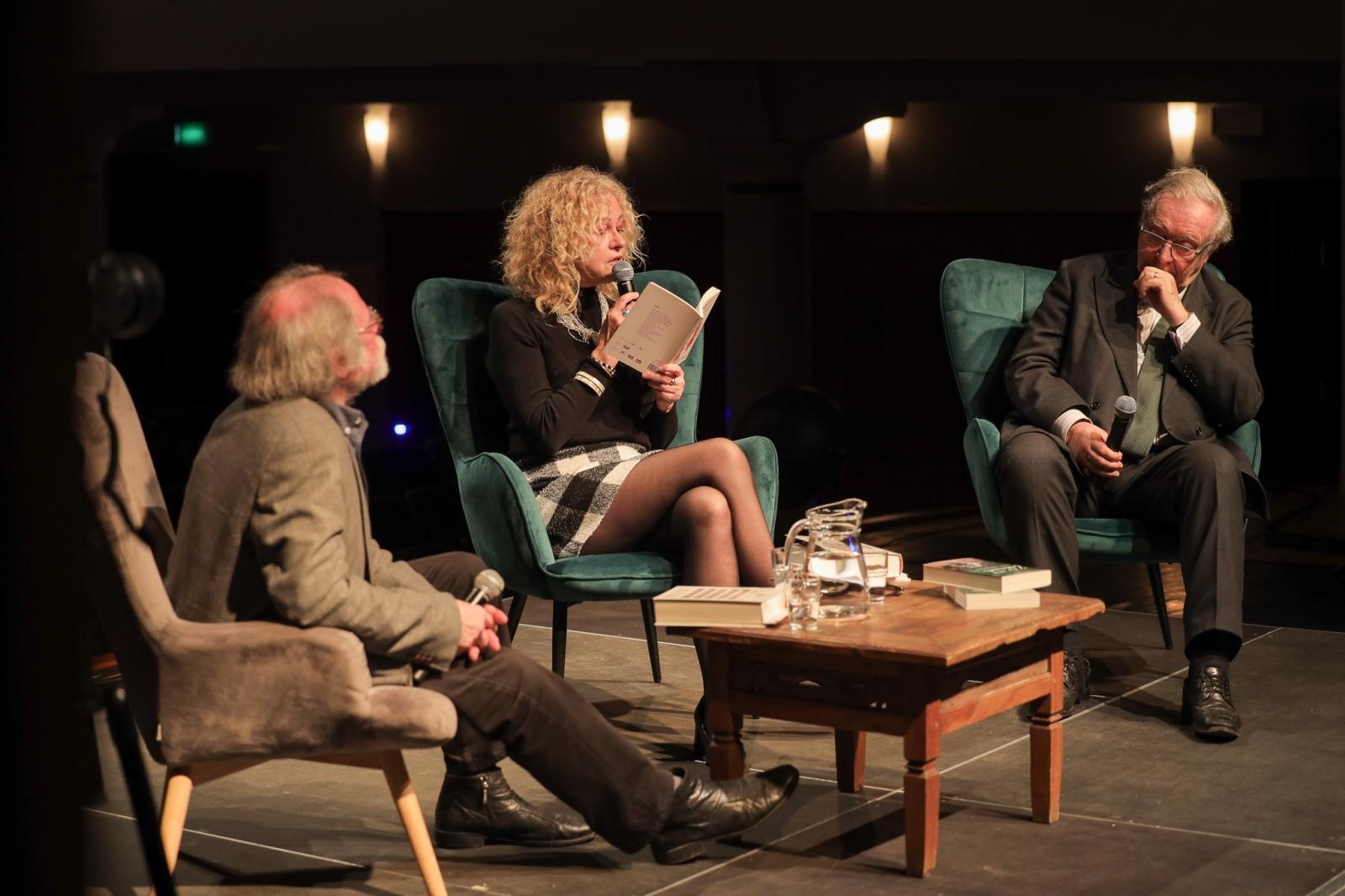 Zdjęcie w galerii na portalu naszraciborz.pl: Zanussi po raz kolejny w Raciborzu. Wokół książki Barbary Gruszki-Zych Moi ważni wiadomości z regionu