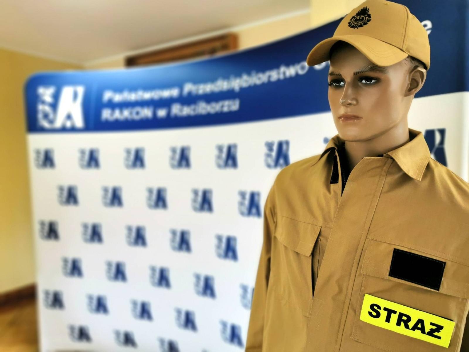 Zdjęcie w galerii na portalu naszraciborz.pl: Raciborska firma chce ubierać strażaków ochotników w całej Polsce wiadomości z regionu