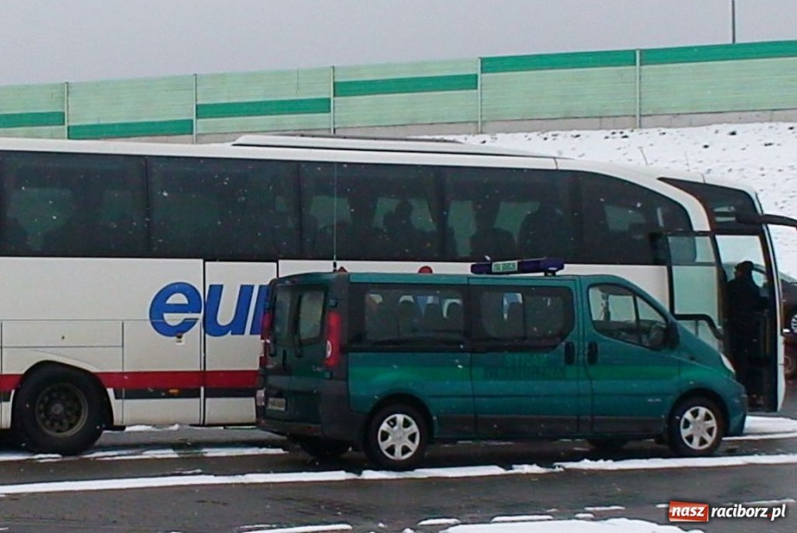 Zdjęcie w galerii na portalu naszraciborz.pl: ŚOSG: Zatrzymano dwie osoby wiadomości z regionu