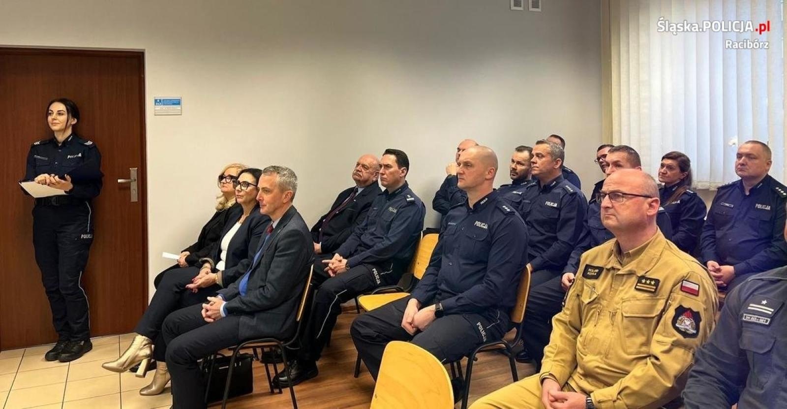 Zdjęcie w galerii na portalu naszraciborz.pl: Odprawa roczna w raciborskiej komendzie policji wiadomości z regionu