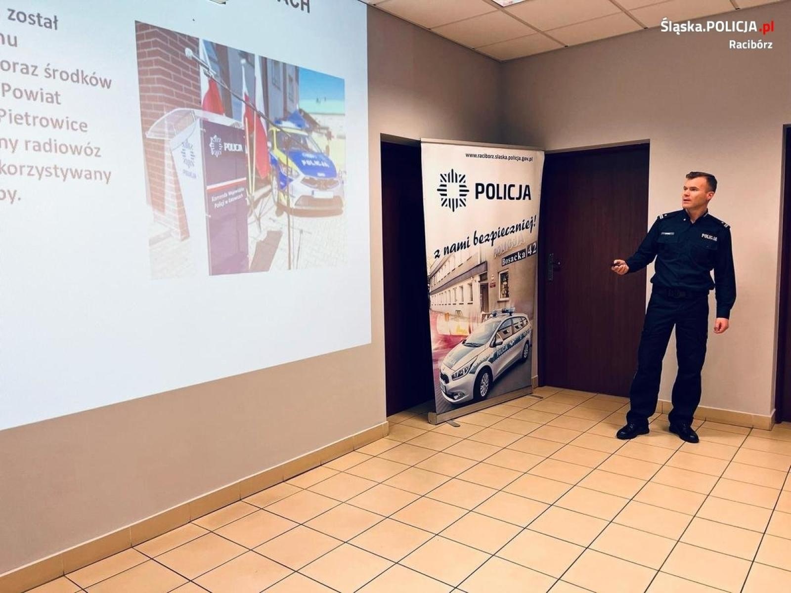 Zdjęcie w galerii na portalu naszraciborz.pl: Odprawa roczna w raciborskiej komendzie policji wiadomości z regionu