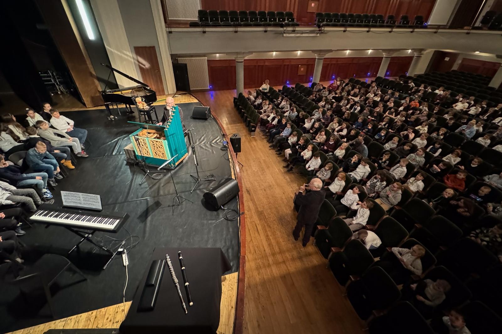 Zdjęcie w galerii na portalu naszraciborz.pl: Muzyka dawna na koncertach umuzykalniających w RCK wiadomości z regionu