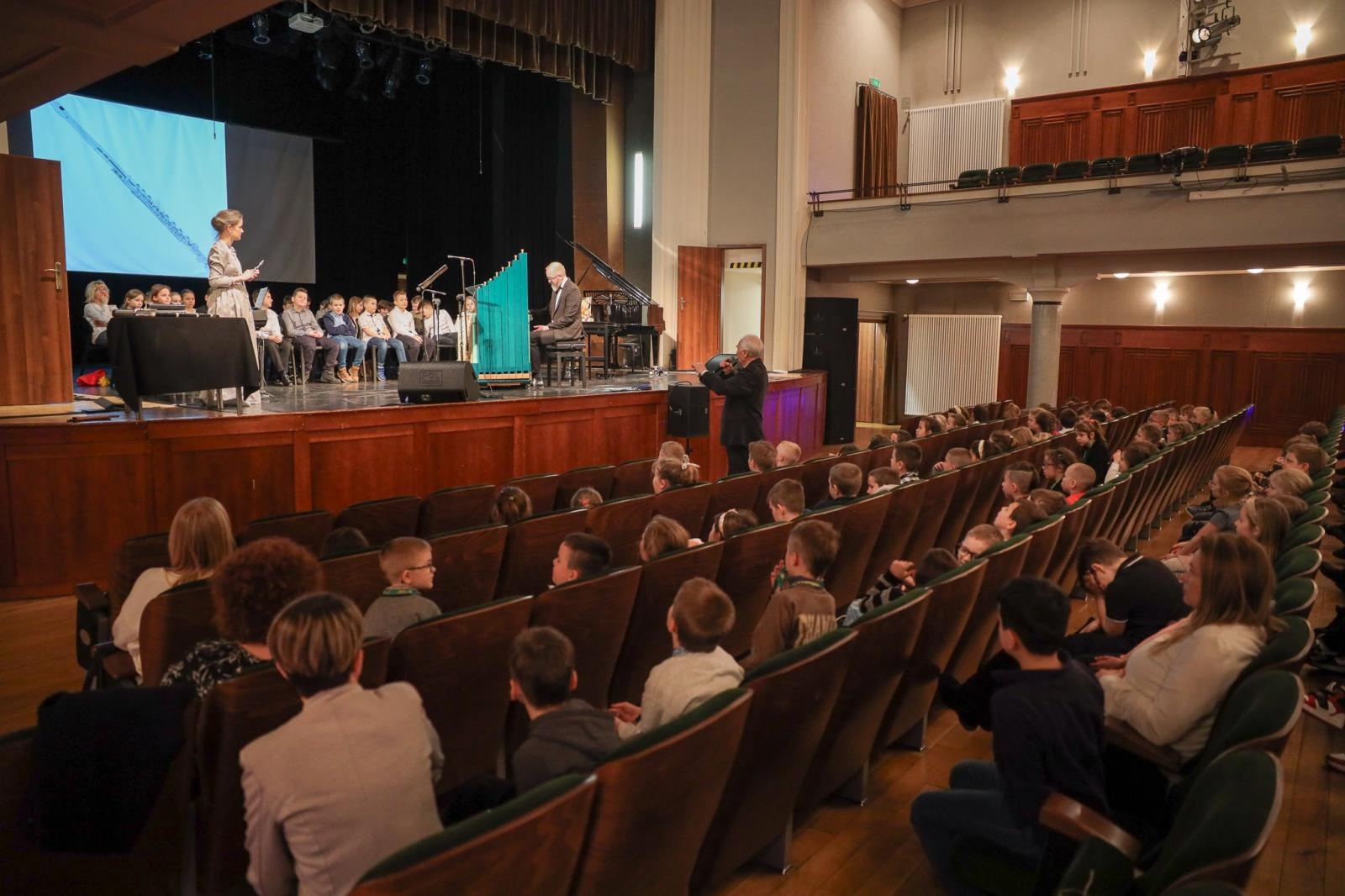 Zdjęcie w galerii na portalu naszraciborz.pl: Muzyka dawna na koncertach umuzykalniających w RCK wiadomości z regionu