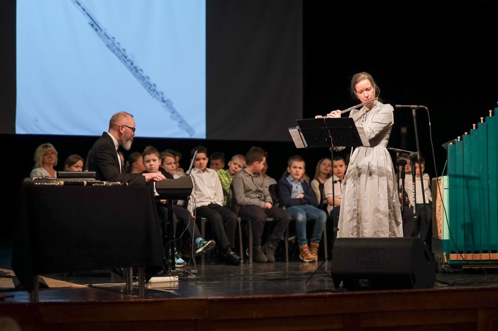 Zdjęcie w galerii na portalu naszraciborz.pl: Muzyka dawna na koncertach umuzykalniających w RCK wiadomości z regionu