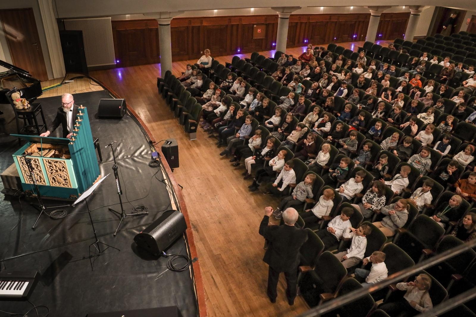 Zdjęcie w galerii na portalu naszraciborz.pl: Muzyka dawna na koncertach umuzykalniających w RCK wiadomości z regionu