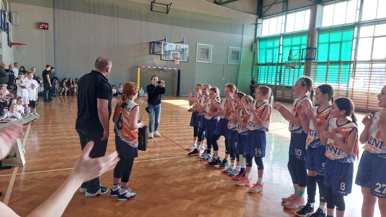 Zdjęcie w galerii na portalu naszraciborz.pl: Koszykarki Minibasketball Racibórz na podium Bochnia Cup wiadomości z regionu