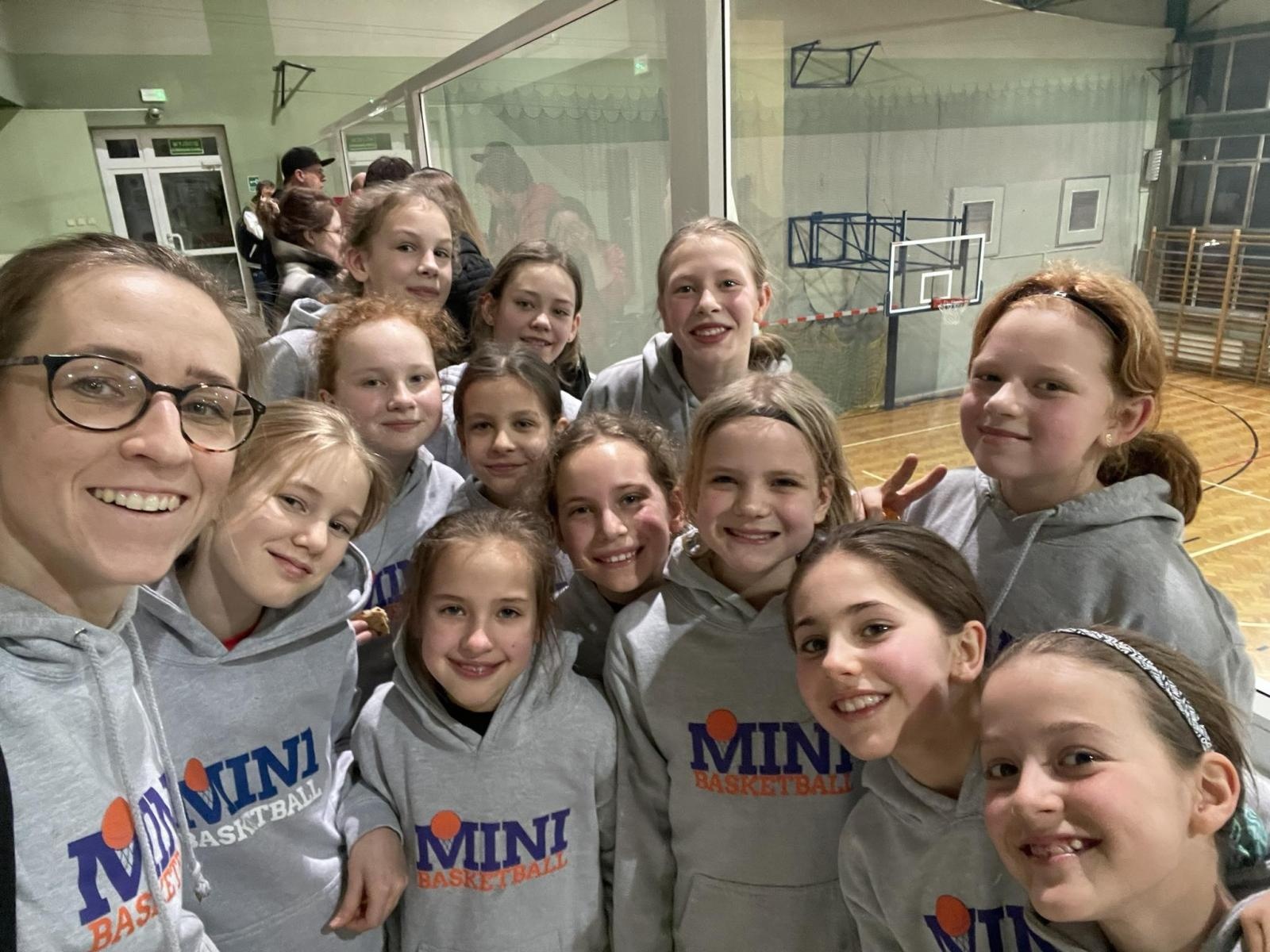 Zdjęcie w galerii na portalu naszraciborz.pl: Koszykarki Minibasketball Racibórz na podium Bochnia Cup wiadomości z regionu