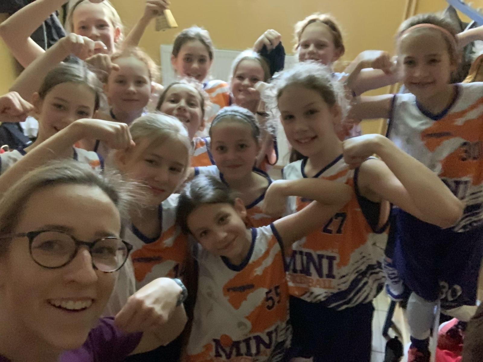 Zdjęcie w galerii na portalu naszraciborz.pl: Koszykarki Minibasketball Racibórz na podium Bochnia Cup wiadomości z regionu