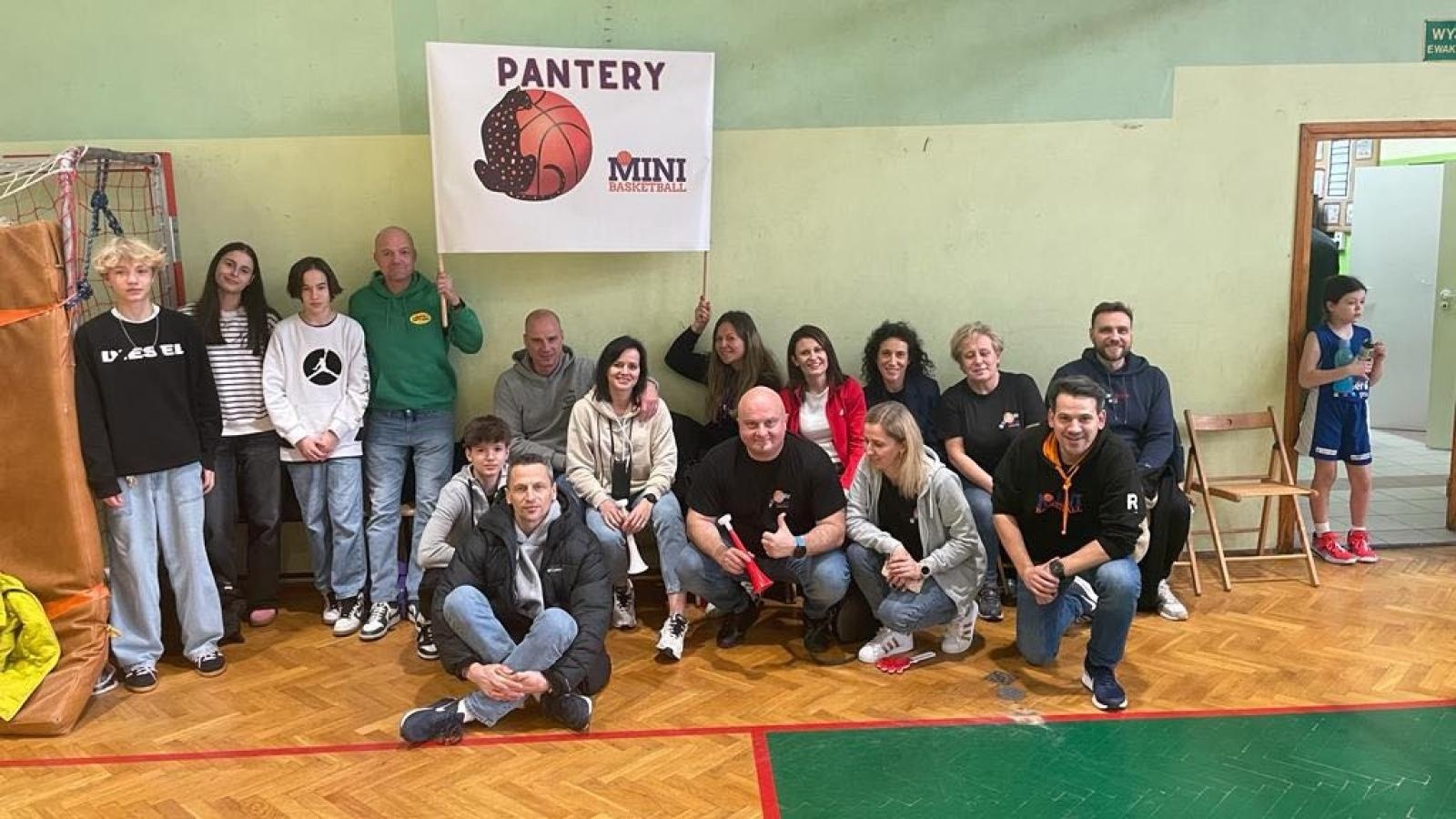 Zdjęcie w galerii na portalu naszraciborz.pl: Koszykarki Minibasketball Racibórz na podium Bochnia Cup wiadomości z regionu