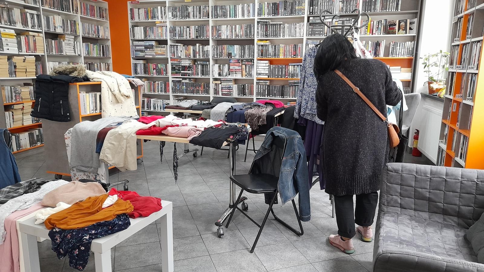 Zdjęcie w galerii na portalu naszraciborz.pl: Wiosenne porządki w szafie?! Biblioteka na Ostrogu zaprasza na kolejne Ciuchowisko wiadomości z regionu