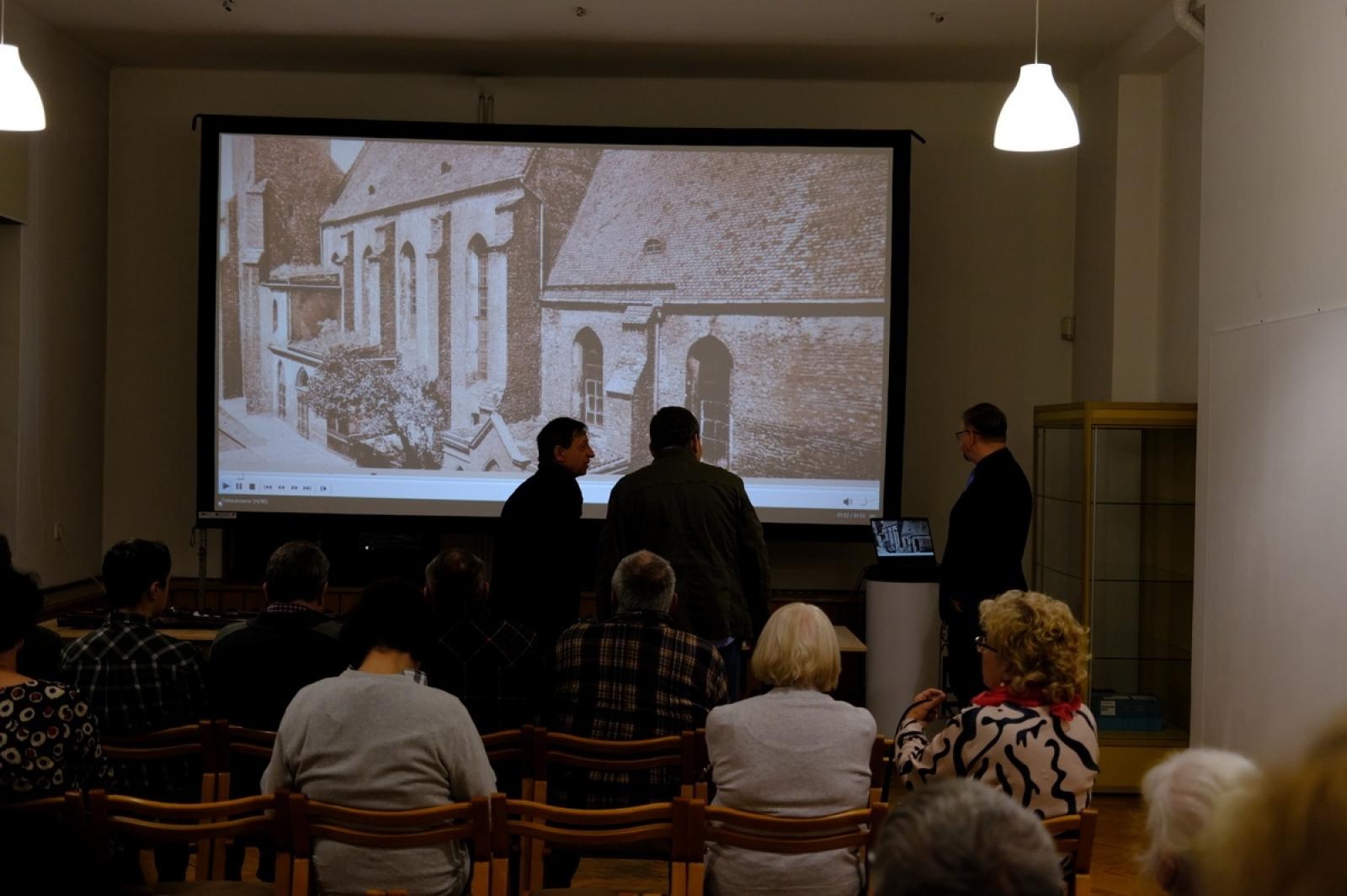 Zdjęcie w galerii na portalu naszraciborz.pl: Muzeum w Raciborzu pokazało kolekcję swojej broni wiadomości z regionu