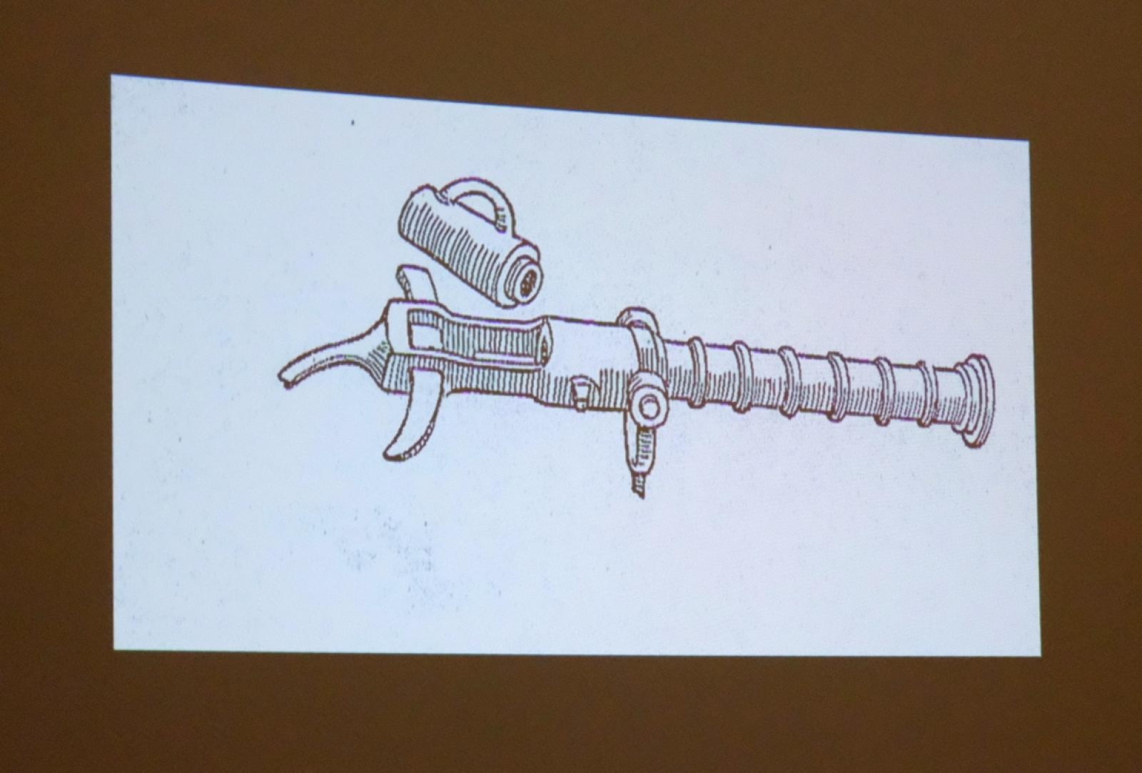 Zdjęcie w galerii na portalu naszraciborz.pl: Muzeum w Raciborzu pokazało kolekcję swojej broni wiadomości z regionu