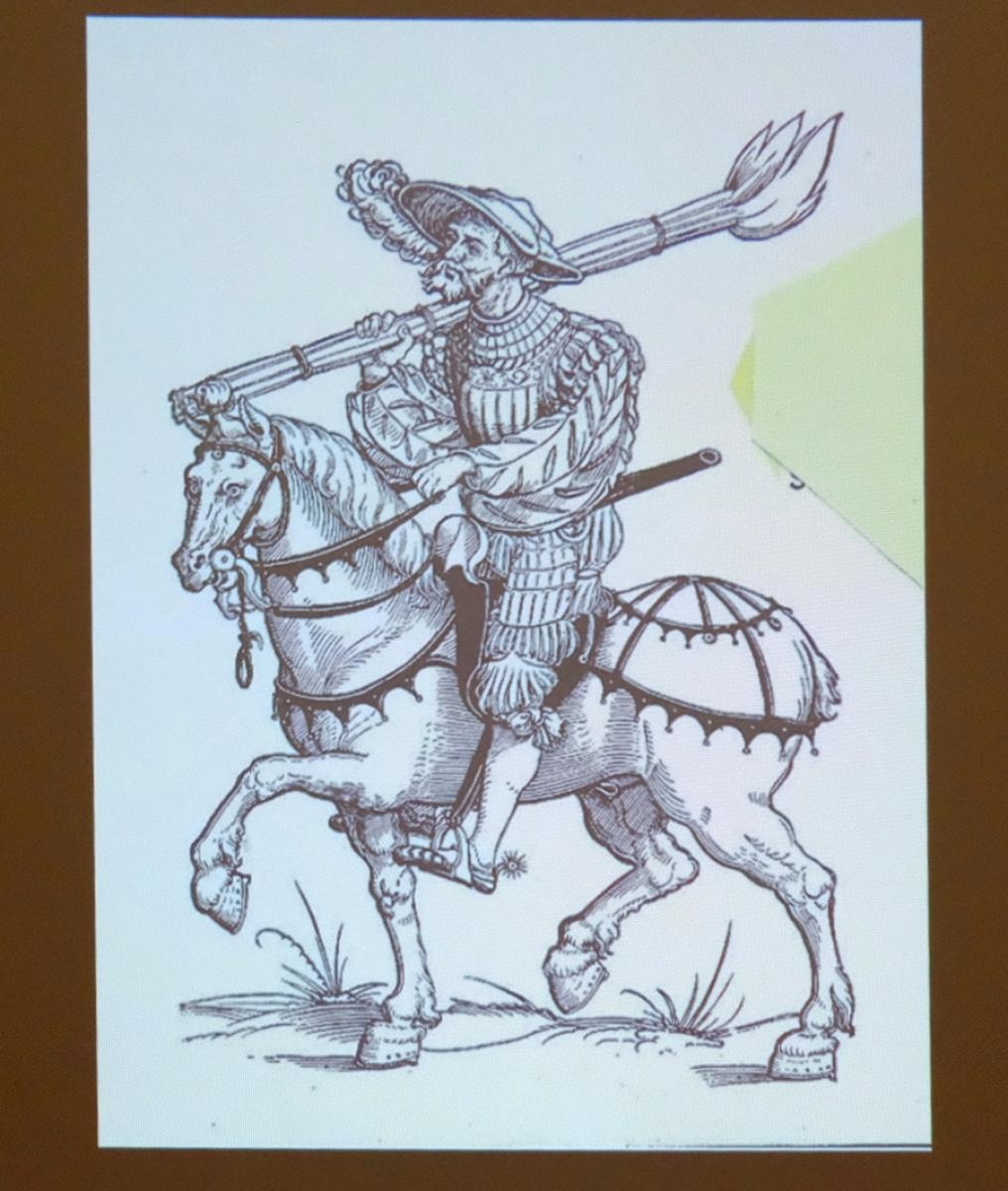 Zdjęcie w galerii na portalu naszraciborz.pl: Muzeum w Raciborzu pokazało kolekcję swojej broni wiadomości z regionu