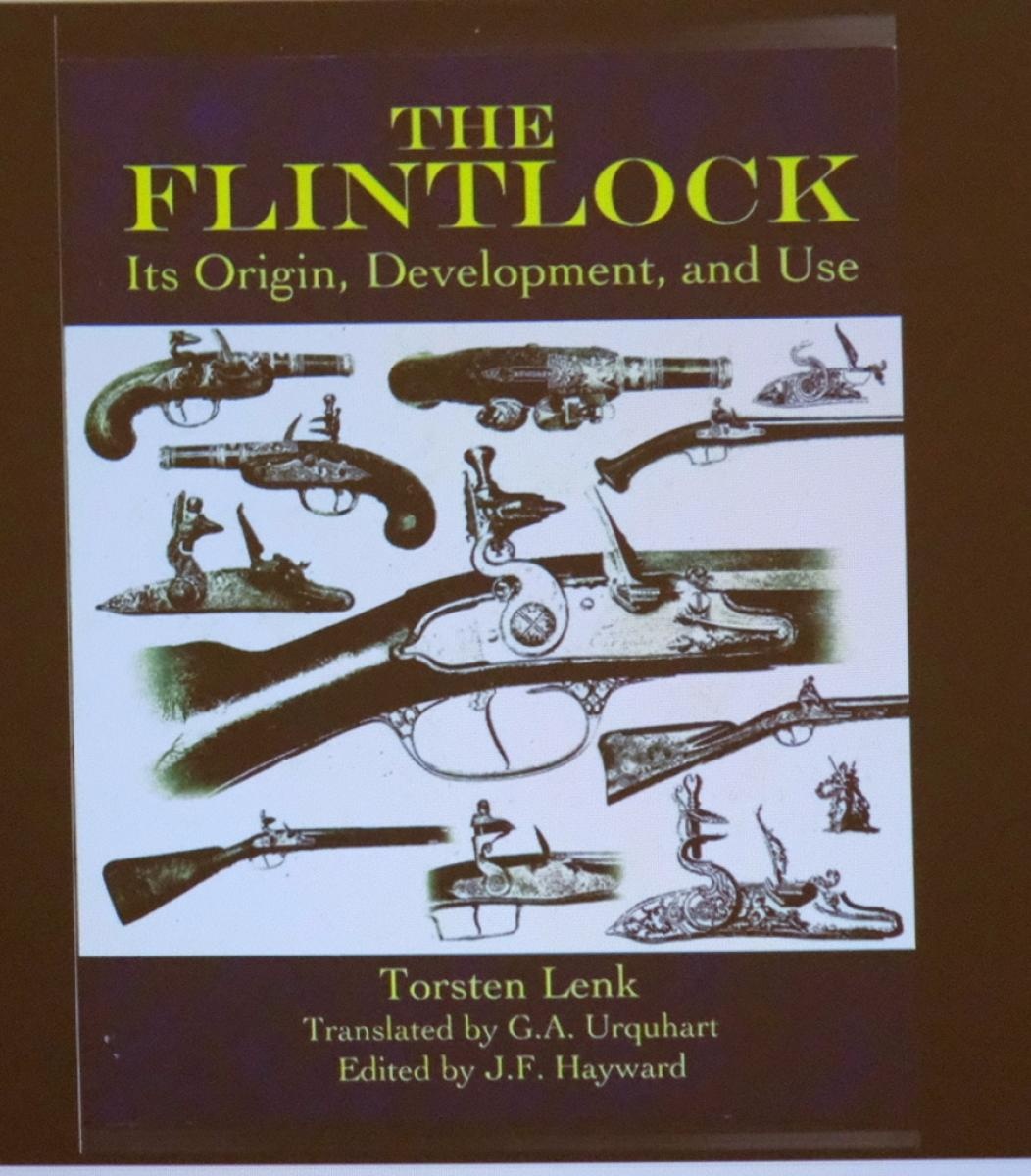 Zdjęcie w galerii na portalu naszraciborz.pl: Muzeum w Raciborzu pokazało kolekcję swojej broni wiadomości z regionu