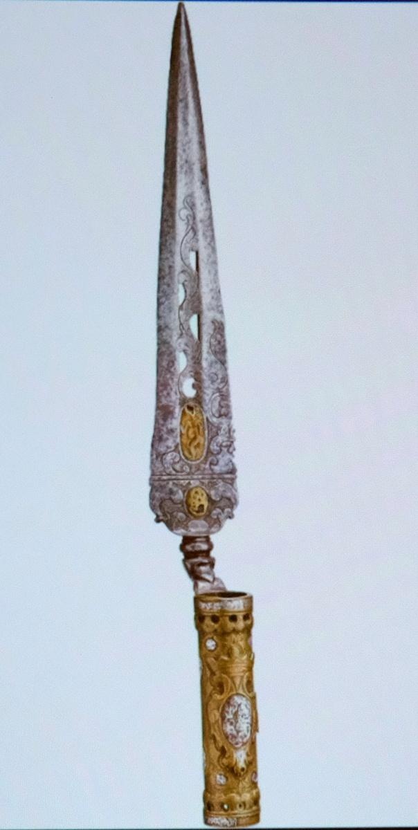 Zdjęcie w galerii na portalu naszraciborz.pl: Muzeum w Raciborzu pokazało kolekcję swojej broni wiadomości z regionu