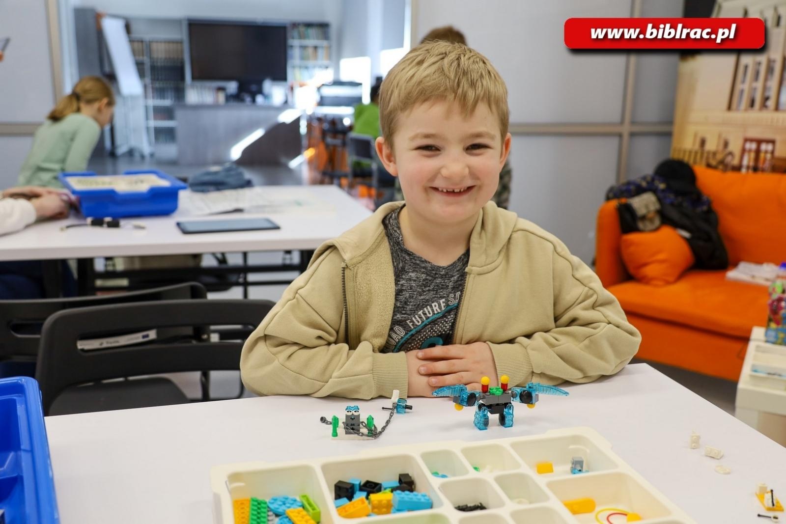 Zdjęcie w galerii na portalu naszraciborz.pl: Coś dla pasjonatów! Zaglądamy do klubów w raciborskiej bibliotece wiadomości z regionu