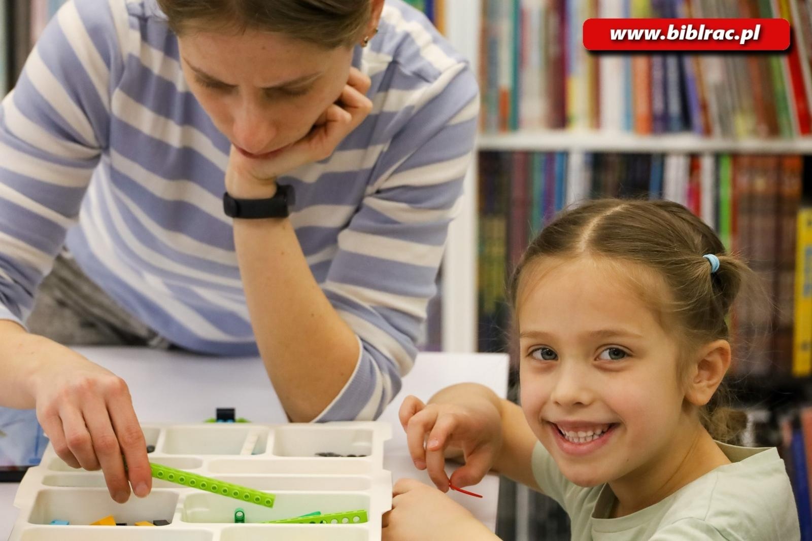 Zdjęcie w galerii na portalu naszraciborz.pl: Coś dla pasjonatów! Zaglądamy do klubów w raciborskiej bibliotece wiadomości z regionu