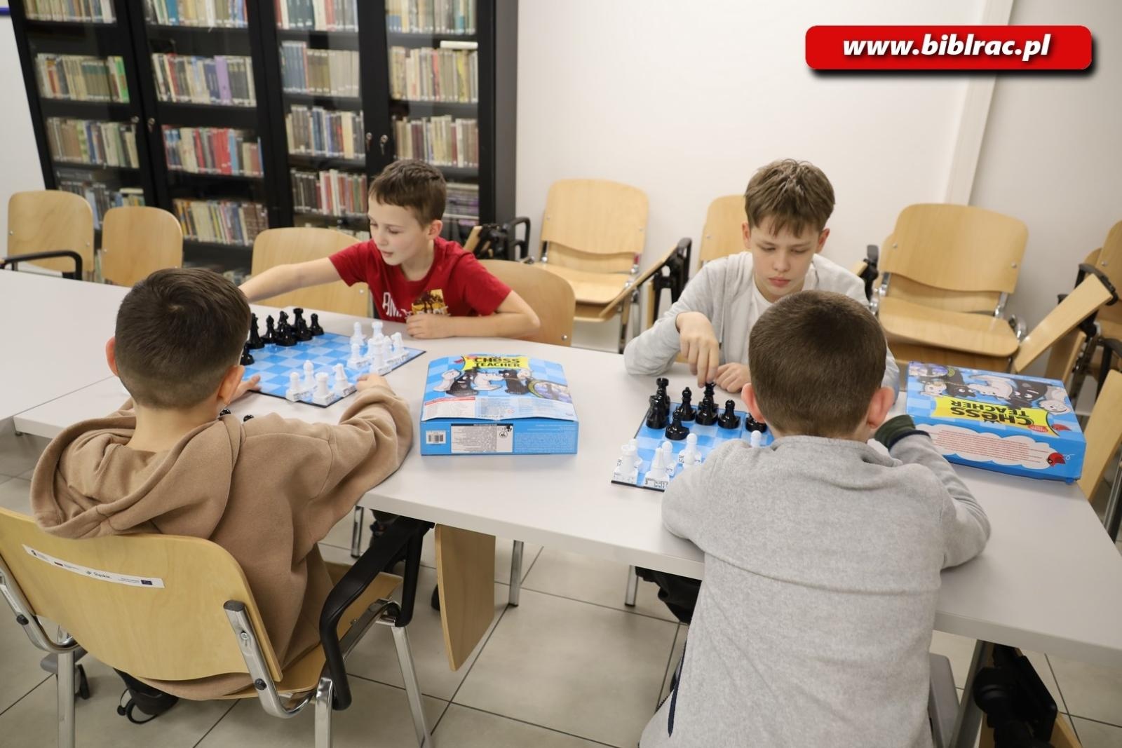 Zdjęcie w galerii na portalu naszraciborz.pl: Coś dla pasjonatów! Zaglądamy do klubów w raciborskiej bibliotece wiadomości z regionu