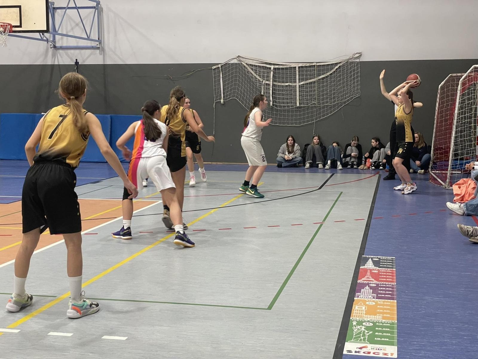 Zdjęcie w galerii na portalu naszraciborz.pl: Kadetki Minibasketball Racibórz bezlitosne dla ekipy z Gliwic wiadomości z regionu