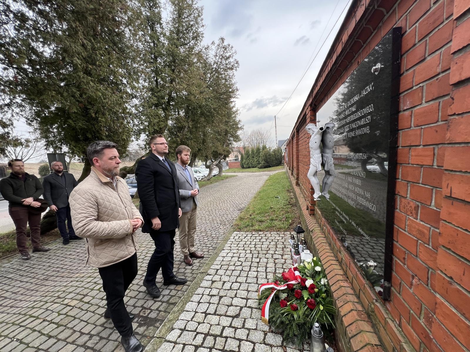 Zdjęcie w galerii na portalu naszraciborz.pl: Cześć i chwała bohaterom. Na Jeruzalem wspomniano Niezłomnych wiadomości z regionu