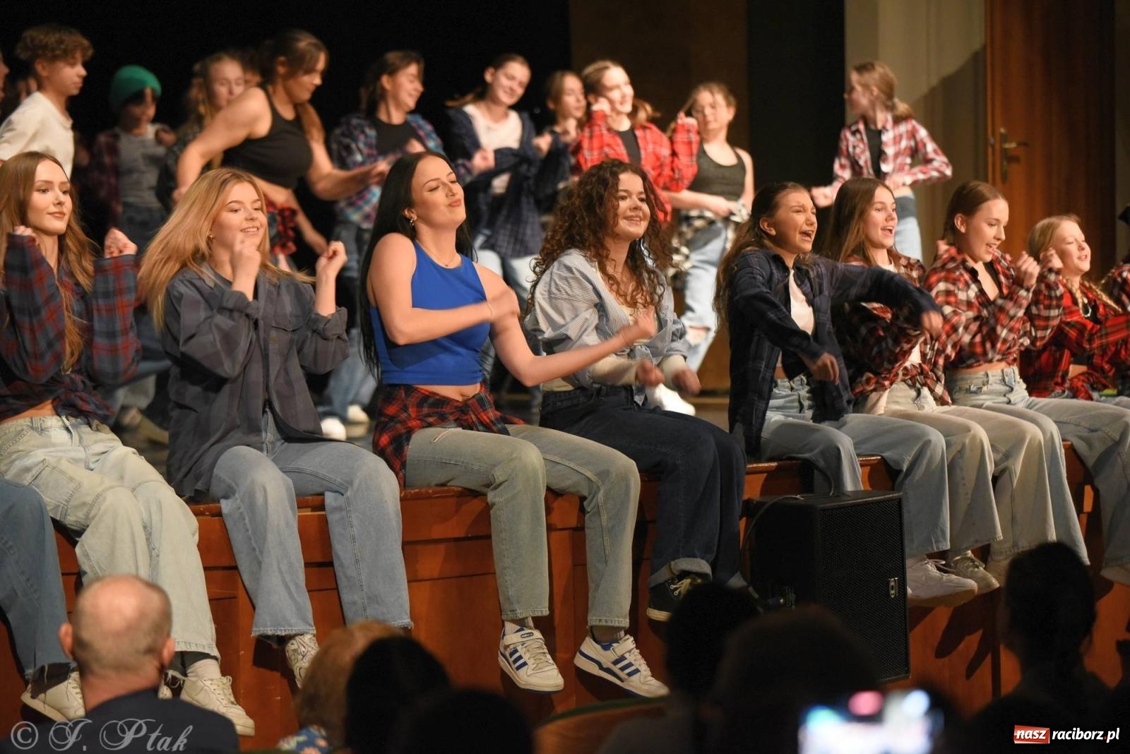 Zdjęcie w galerii na portalu naszraciborz.pl: SKAZA w Disney'owskiej odsłonie- widowisko taneczne wiadomości z regionu