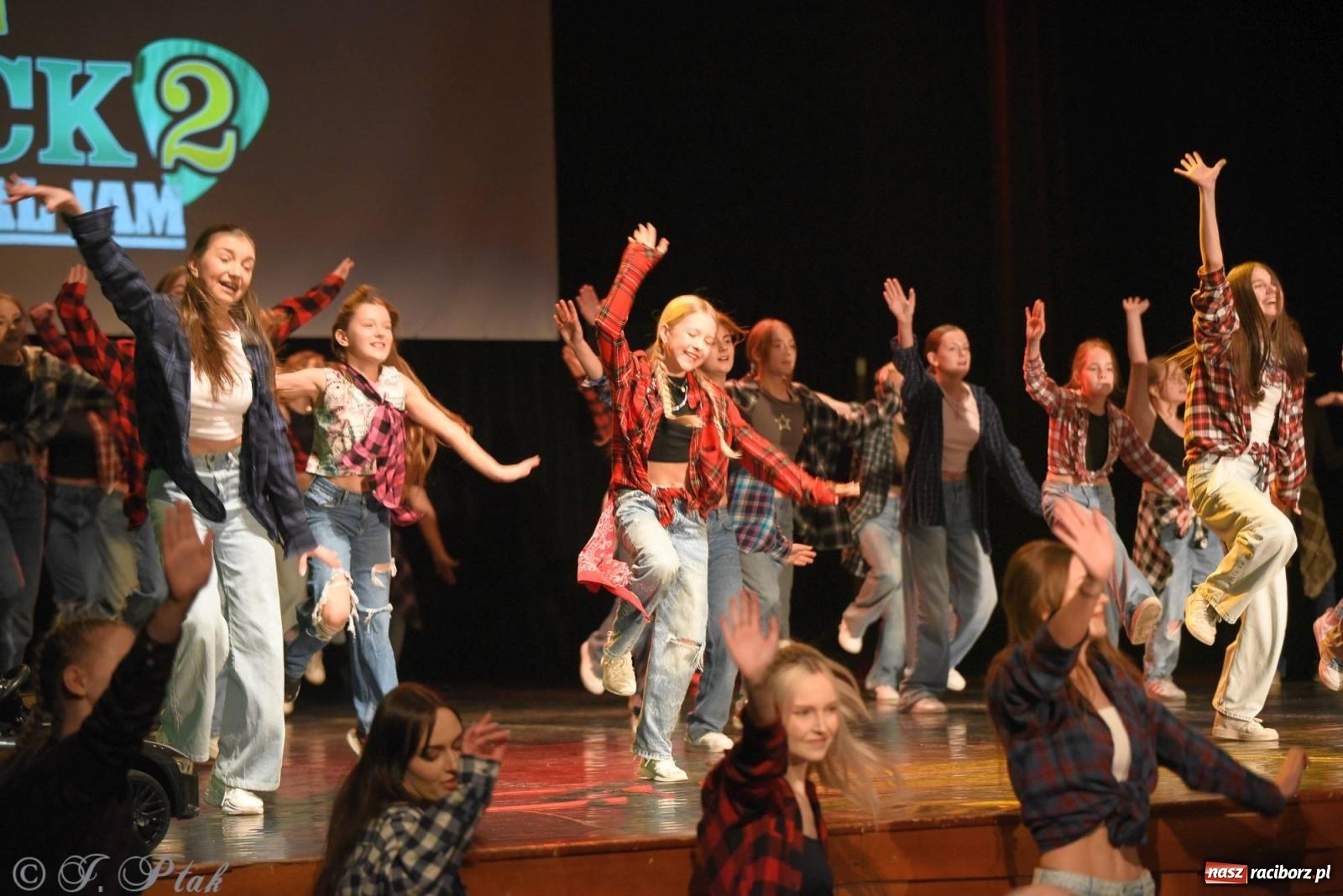 Zdjęcie w galerii na portalu naszraciborz.pl: SKAZA w Disney'owskiej odsłonie- widowisko taneczne wiadomości z regionu