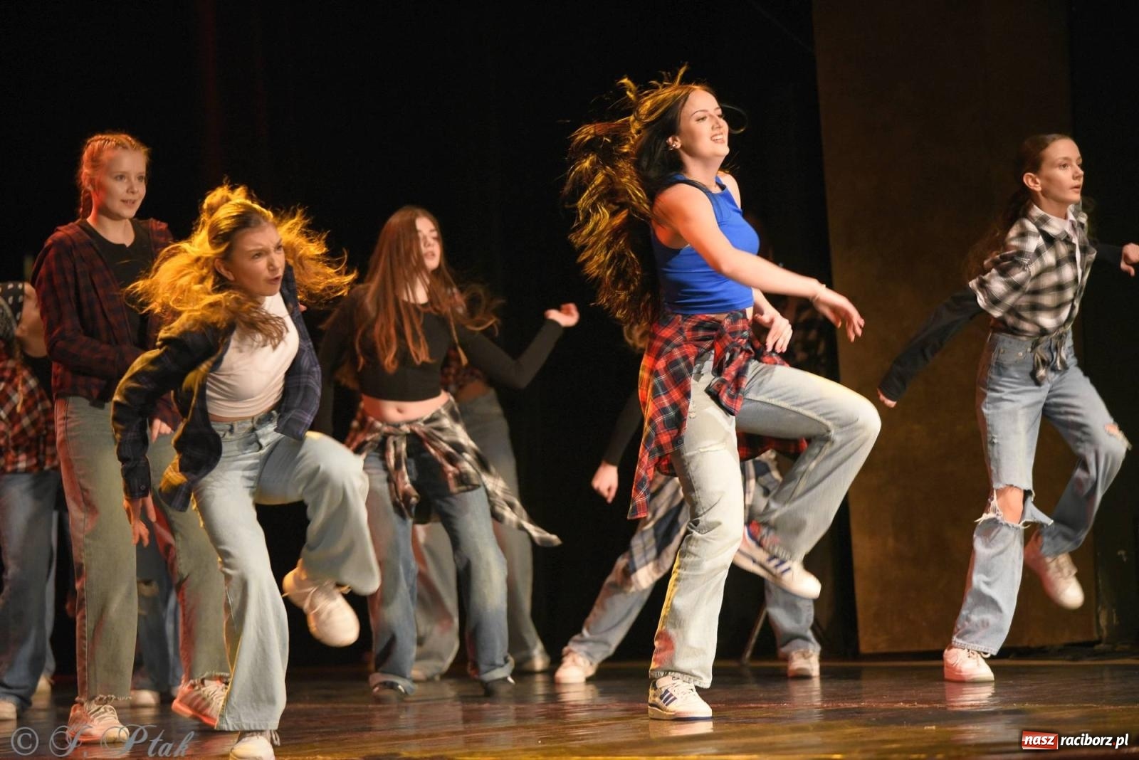 Zdjęcie w galerii na portalu naszraciborz.pl: SKAZA w Disney'owskiej odsłonie- widowisko taneczne wiadomości z regionu