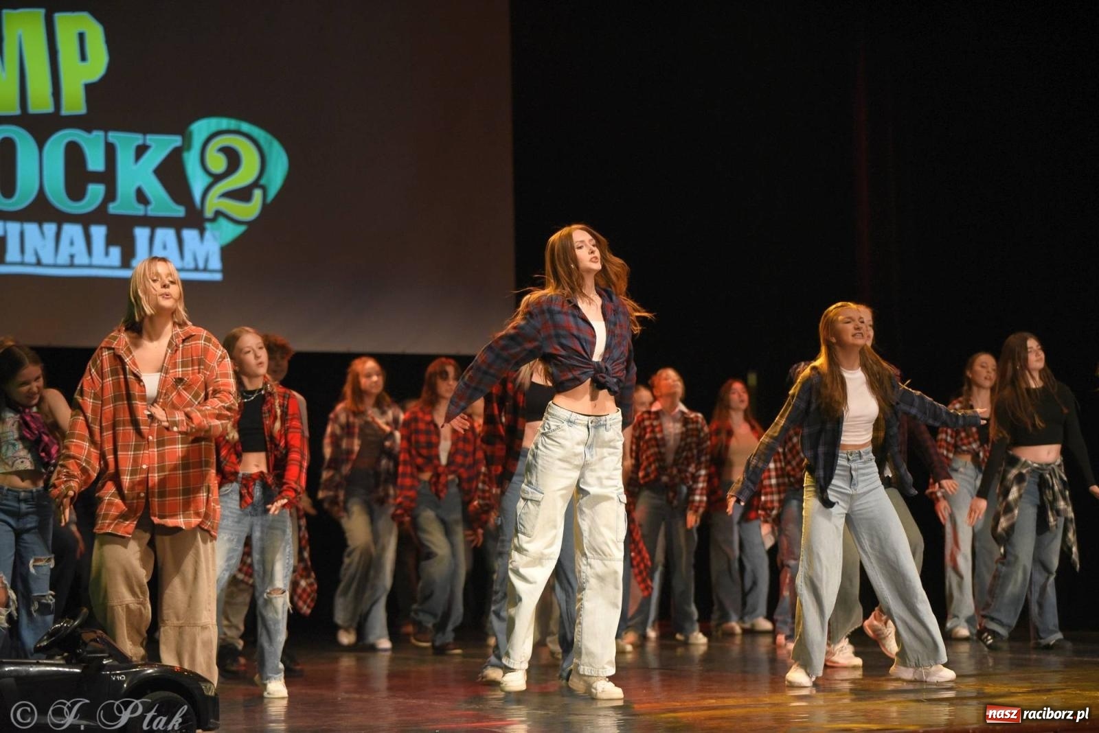 Zdjęcie w galerii na portalu naszraciborz.pl: SKAZA w Disney'owskiej odsłonie- widowisko taneczne wiadomości z regionu