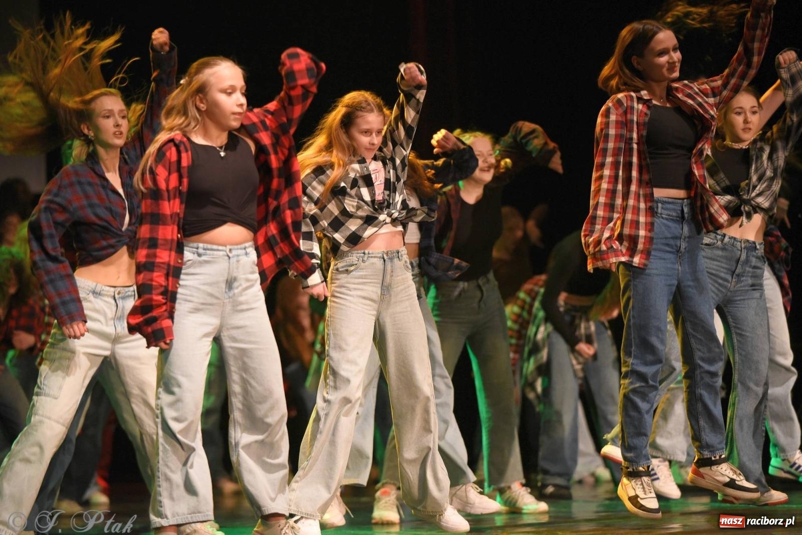 Zdjęcie w galerii na portalu naszraciborz.pl: SKAZA w Disney'owskiej odsłonie- widowisko taneczne wiadomości z regionu