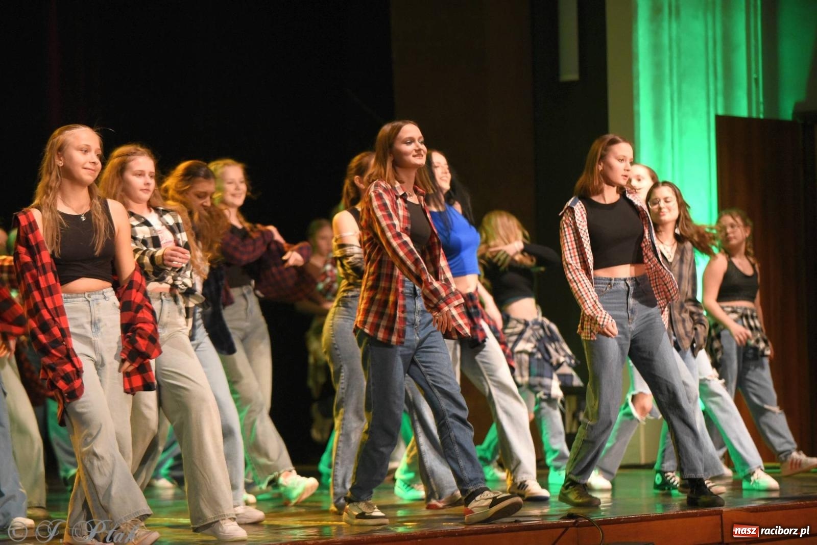 Zdjęcie w galerii na portalu naszraciborz.pl: SKAZA w Disney'owskiej odsłonie- widowisko taneczne wiadomości z regionu