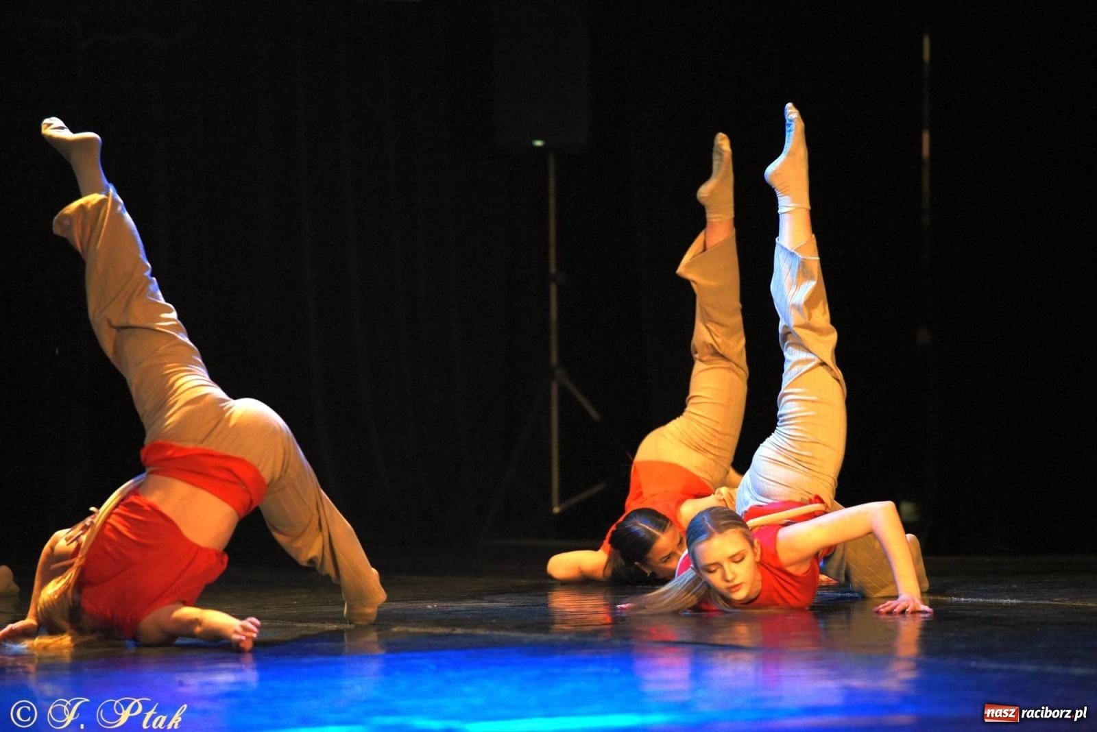 Zdjęcie w galerii na portalu naszraciborz.pl: SKAZA w Disney'owskiej odsłonie- widowisko taneczne wiadomości z regionu