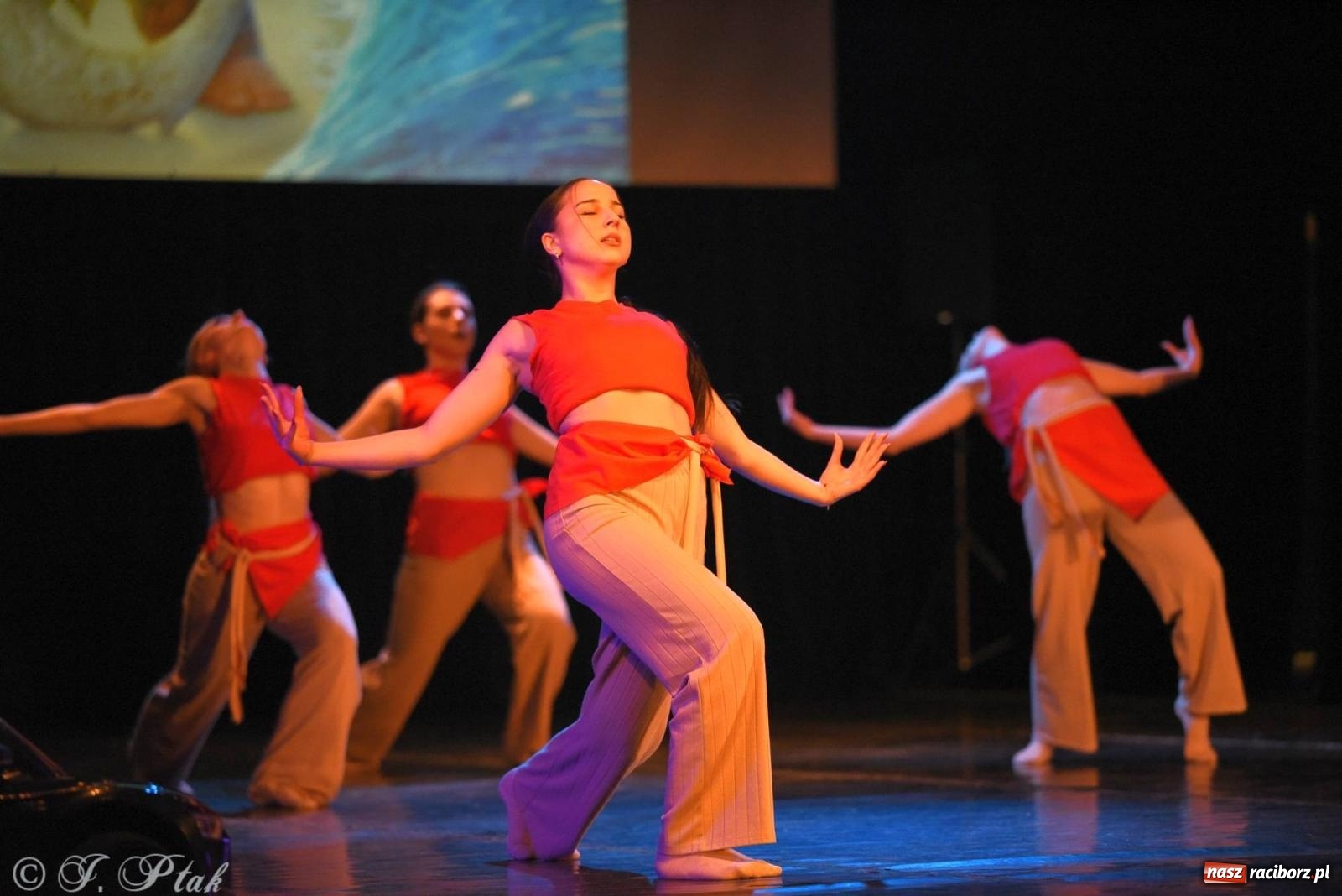 Zdjęcie w galerii na portalu naszraciborz.pl: SKAZA w Disney'owskiej odsłonie- widowisko taneczne wiadomości z regionu