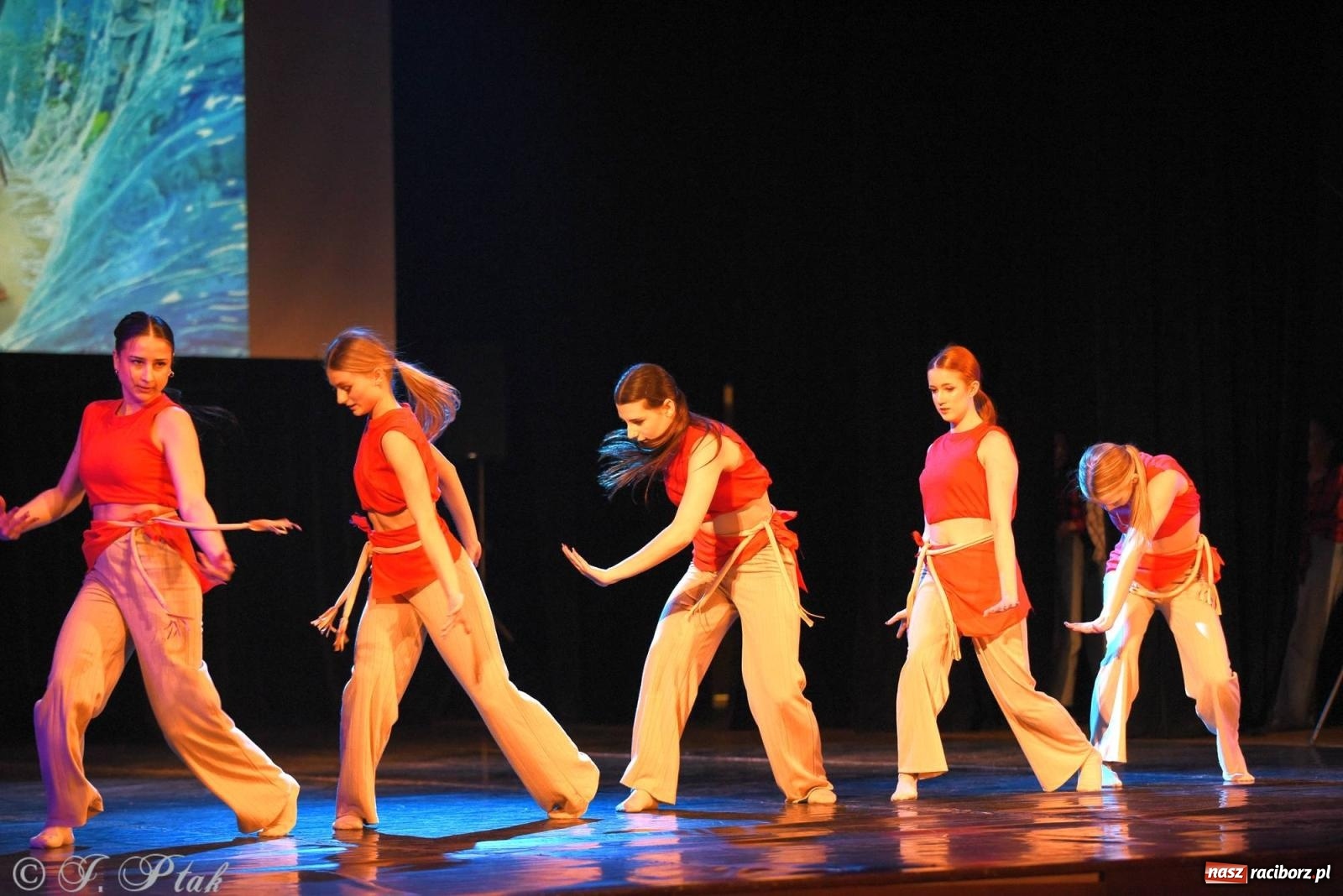 Zdjęcie w galerii na portalu naszraciborz.pl: SKAZA w Disney'owskiej odsłonie- widowisko taneczne wiadomości z regionu