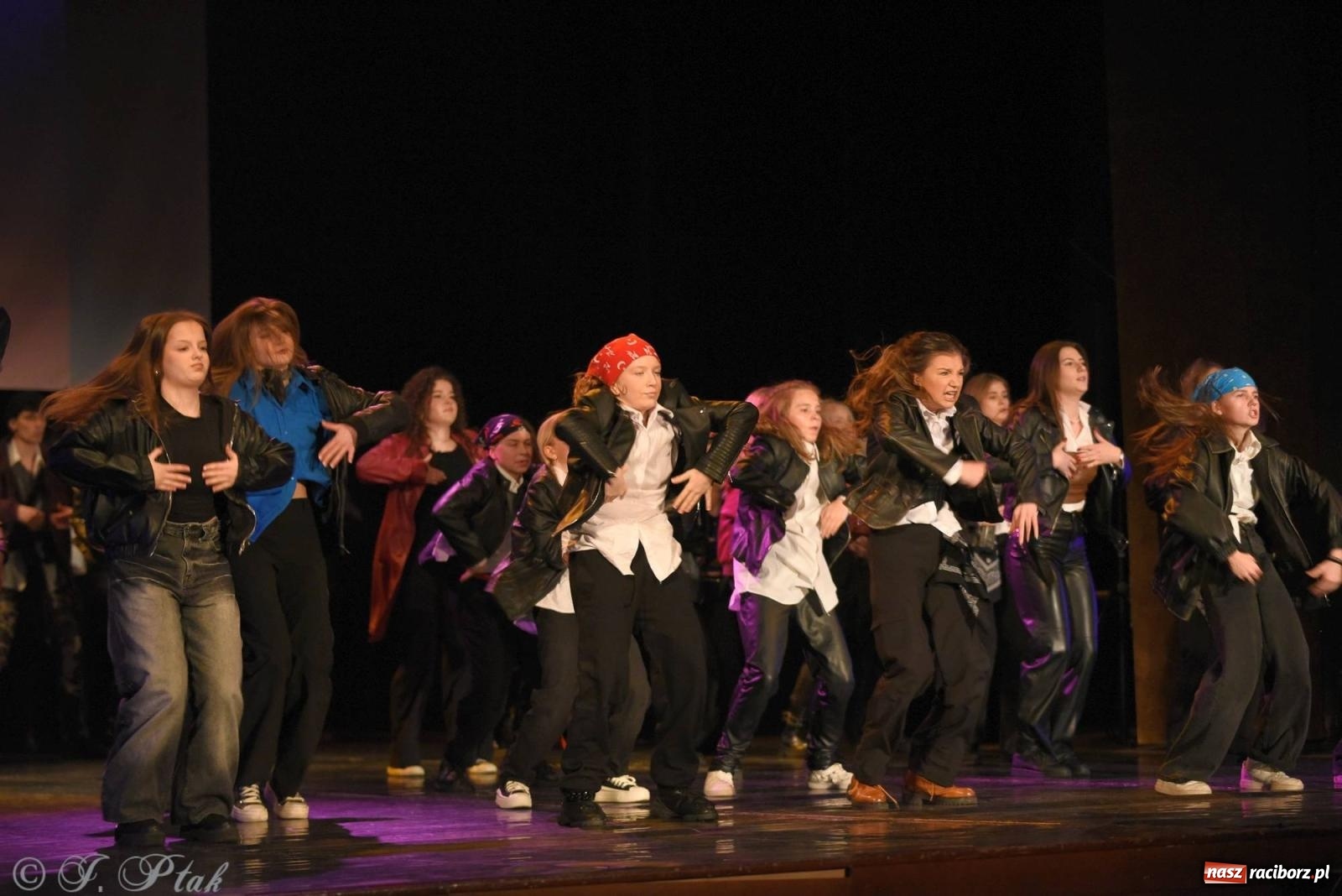 Zdjęcie w galerii na portalu naszraciborz.pl: SKAZA w Disney'owskiej odsłonie- widowisko taneczne wiadomości z regionu