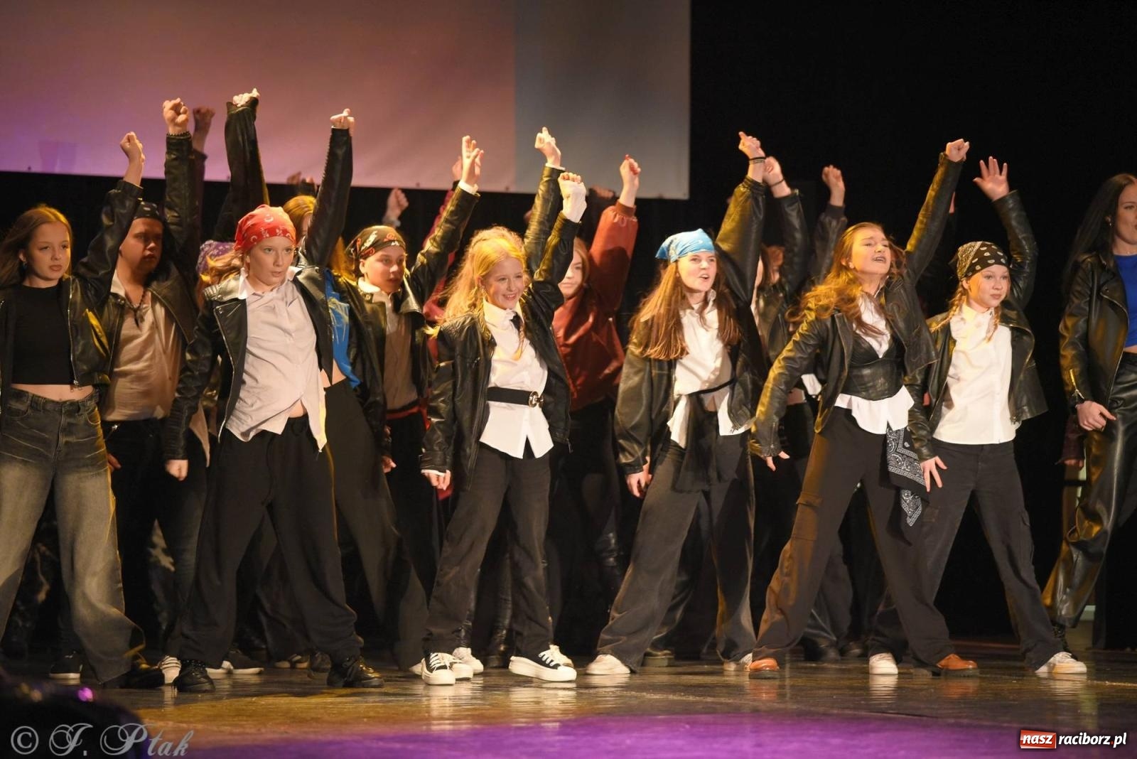 Zdjęcie w galerii na portalu naszraciborz.pl: SKAZA w Disney'owskiej odsłonie- widowisko taneczne wiadomości z regionu