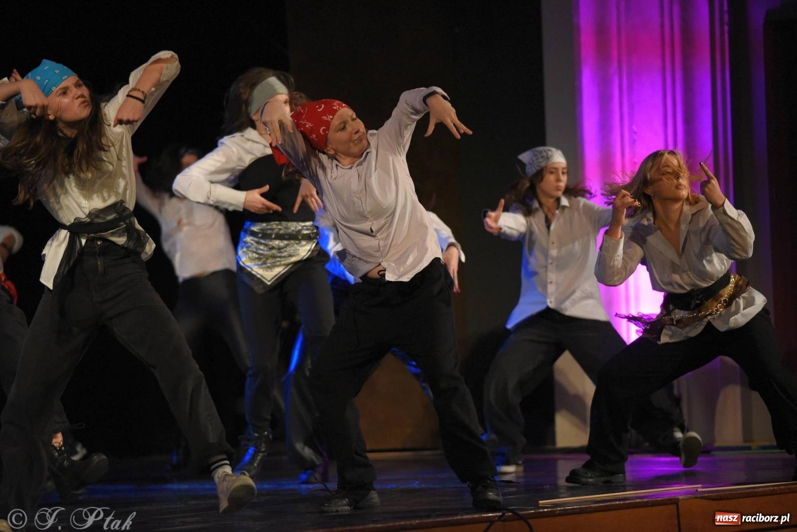 Zdjęcie w galerii na portalu naszraciborz.pl: SKAZA w Disney'owskiej odsłonie- widowisko taneczne wiadomości z regionu
