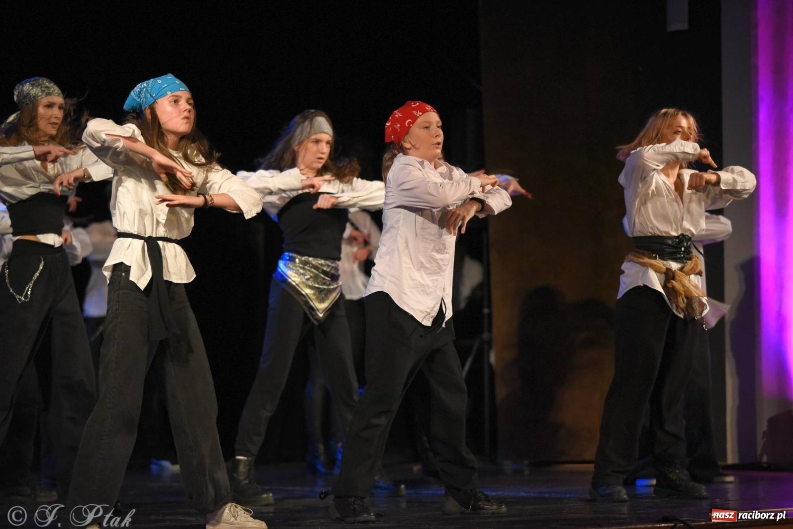 Zdjęcie w galerii na portalu naszraciborz.pl: SKAZA w Disney'owskiej odsłonie- widowisko taneczne wiadomości z regionu