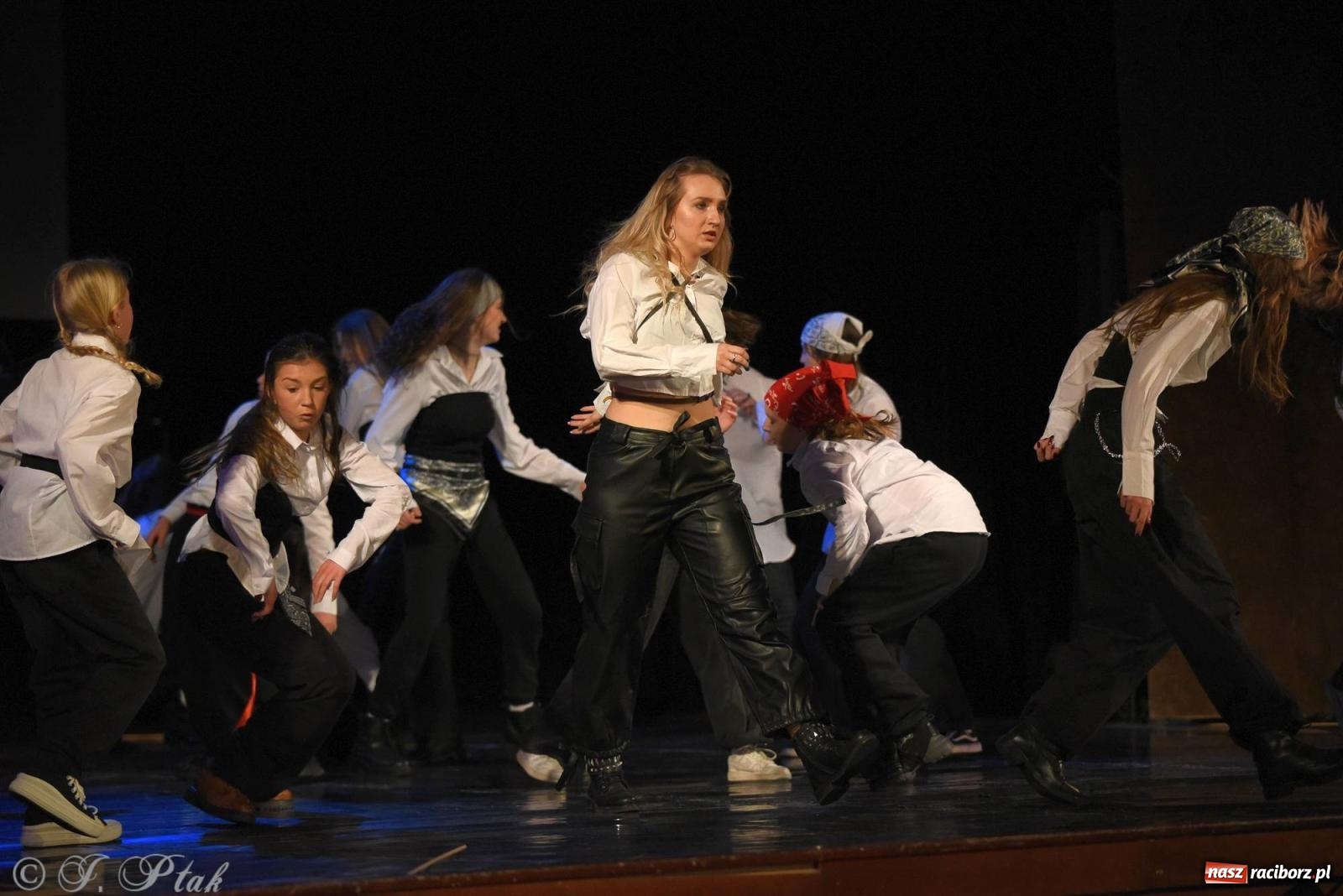 Zdjęcie w galerii na portalu naszraciborz.pl: SKAZA w Disney'owskiej odsłonie- widowisko taneczne wiadomości z regionu