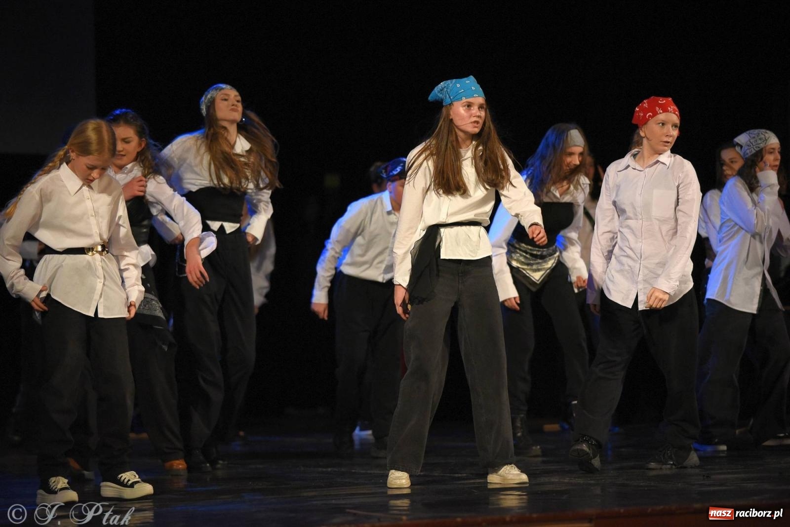 Zdjęcie w galerii na portalu naszraciborz.pl: SKAZA w Disney'owskiej odsłonie- widowisko taneczne wiadomości z regionu