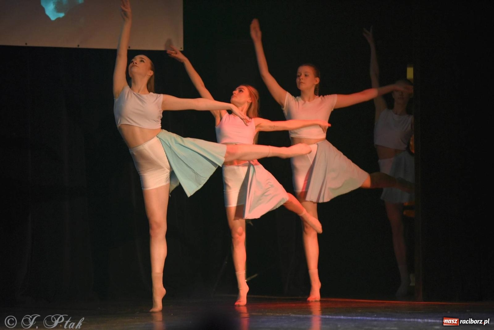 Zdjęcie w galerii na portalu naszraciborz.pl: SKAZA w Disney'owskiej odsłonie- widowisko taneczne wiadomości z regionu