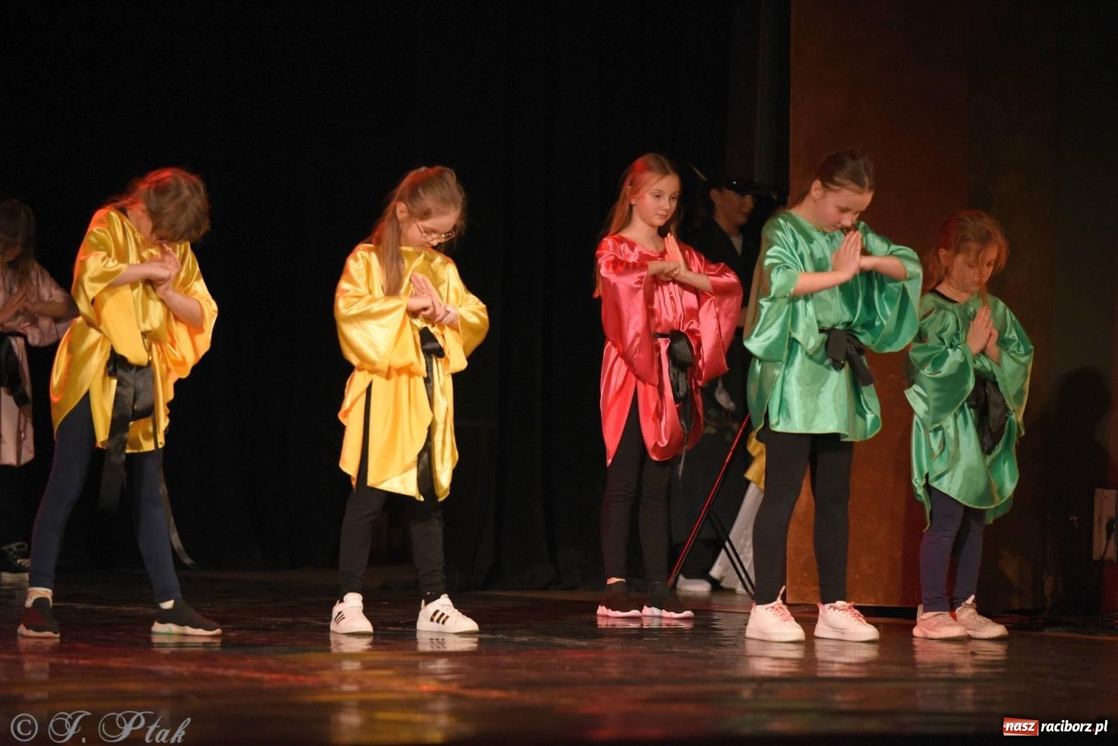 Zdjęcie w galerii na portalu naszraciborz.pl: SKAZA w Disney'owskiej odsłonie- widowisko taneczne wiadomości z regionu