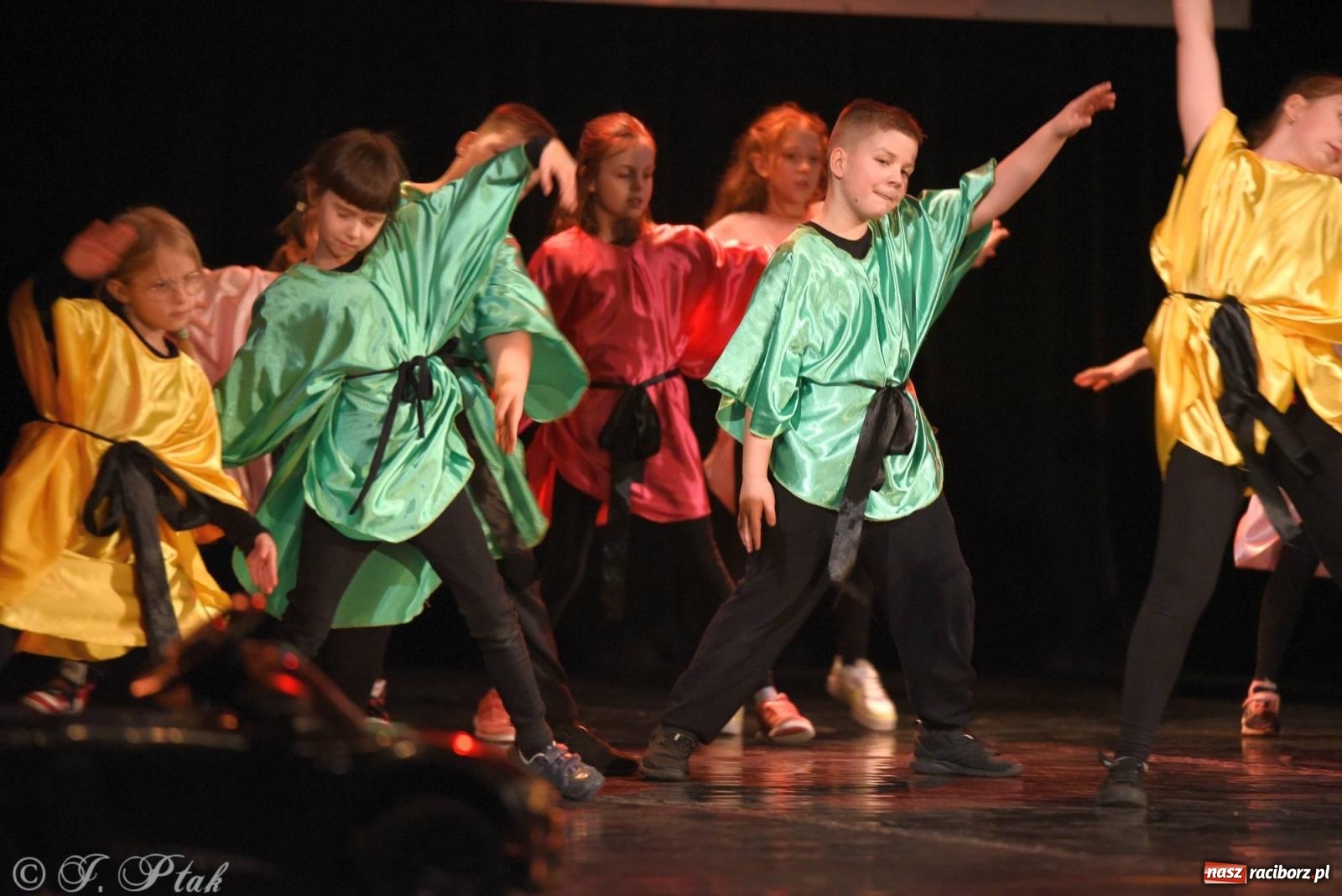 Zdjęcie w galerii na portalu naszraciborz.pl: SKAZA w Disney'owskiej odsłonie- widowisko taneczne wiadomości z regionu