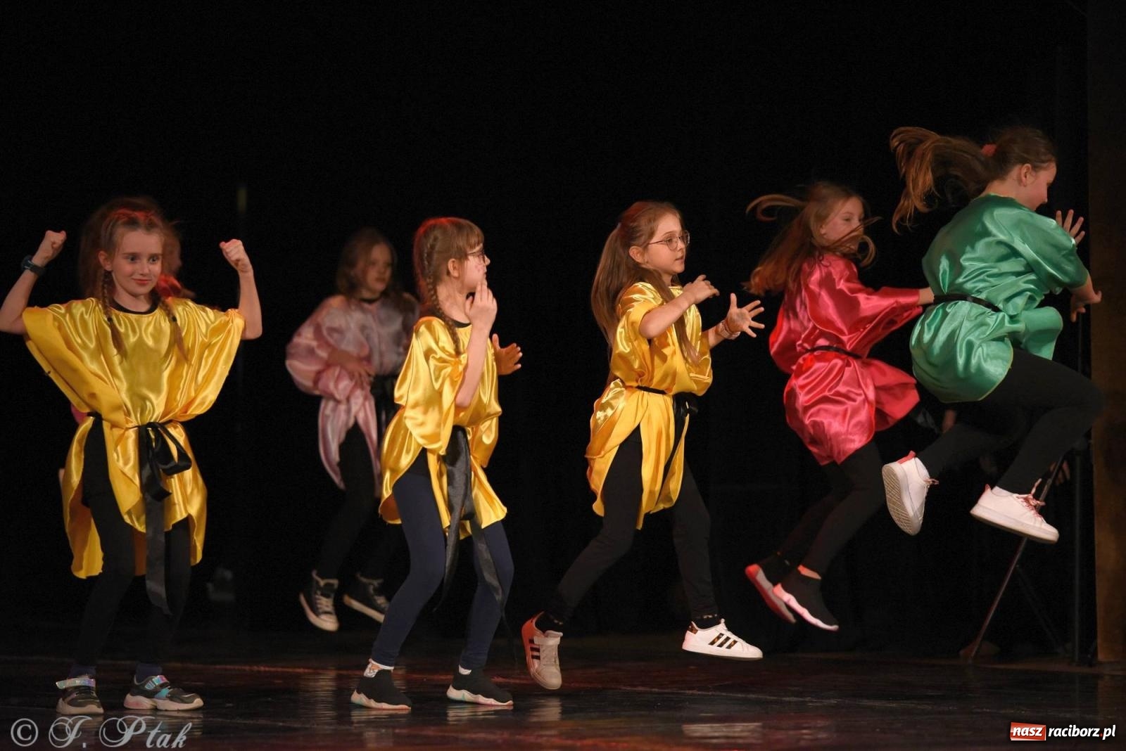 Zdjęcie w galerii na portalu naszraciborz.pl: SKAZA w Disney'owskiej odsłonie- widowisko taneczne wiadomości z regionu