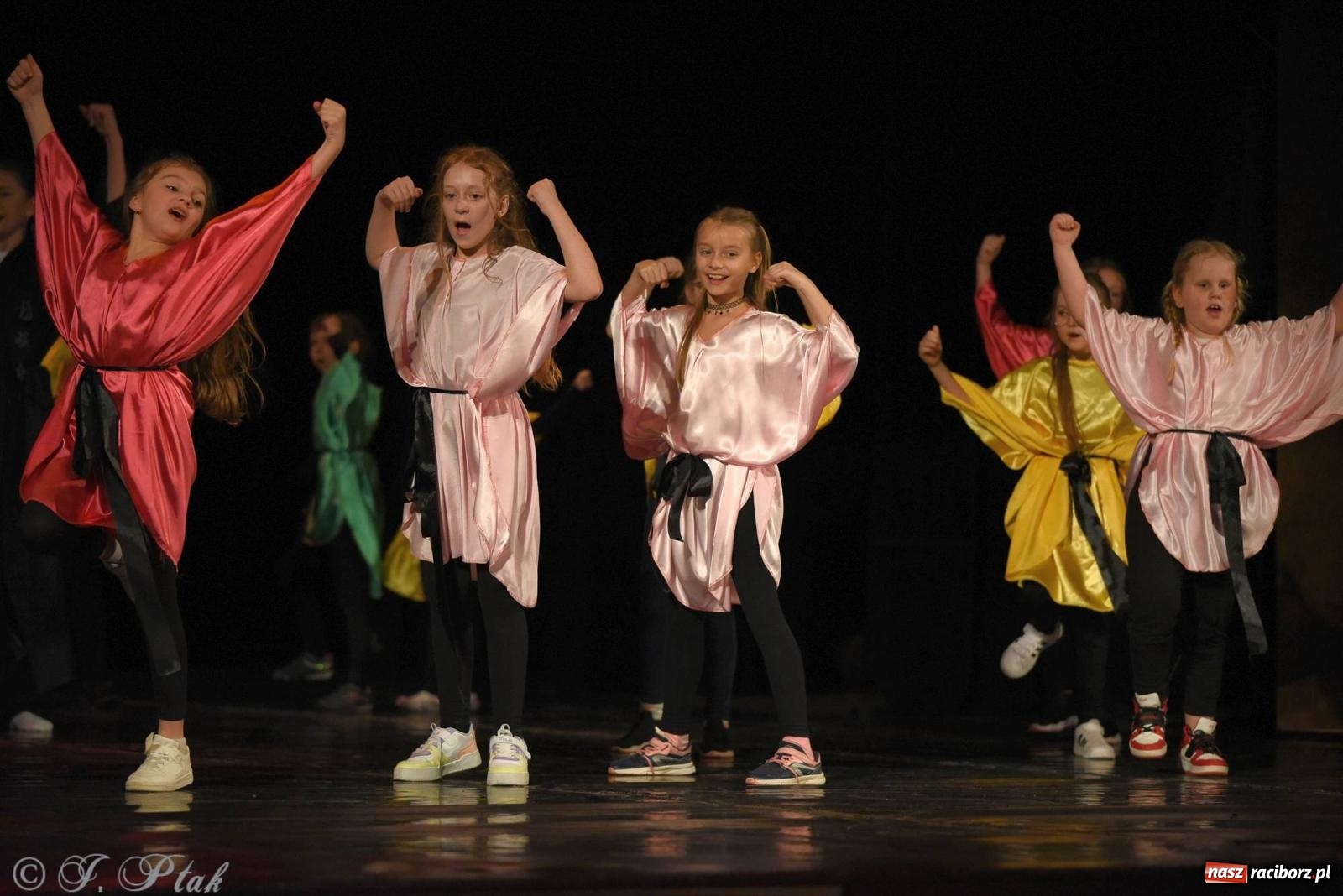 Zdjęcie w galerii na portalu naszraciborz.pl: SKAZA w Disney'owskiej odsłonie- widowisko taneczne wiadomości z regionu
