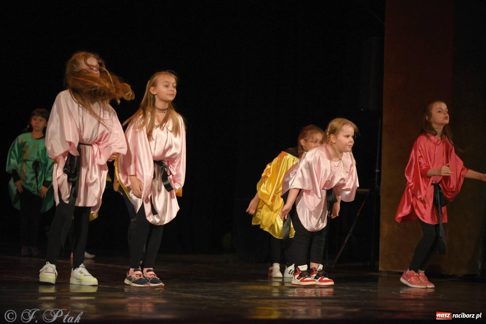 Zdjęcie w galerii na portalu naszraciborz.pl: SKAZA w Disney'owskiej odsłonie- widowisko taneczne wiadomości z regionu